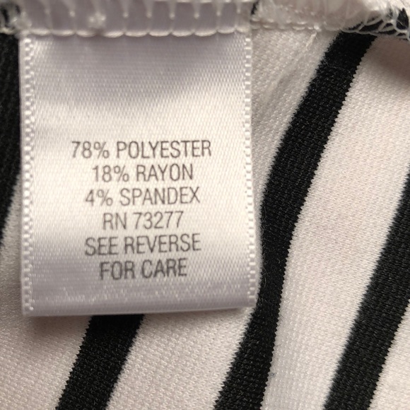 Sleeveless peplum top - Picture 5 of 5